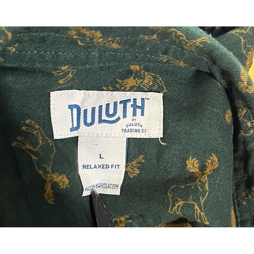 Duluth Trading Men's Shirt Size Large Green‎ Untucked Relaxed Fit Deer All Print - Picture 3 of 7